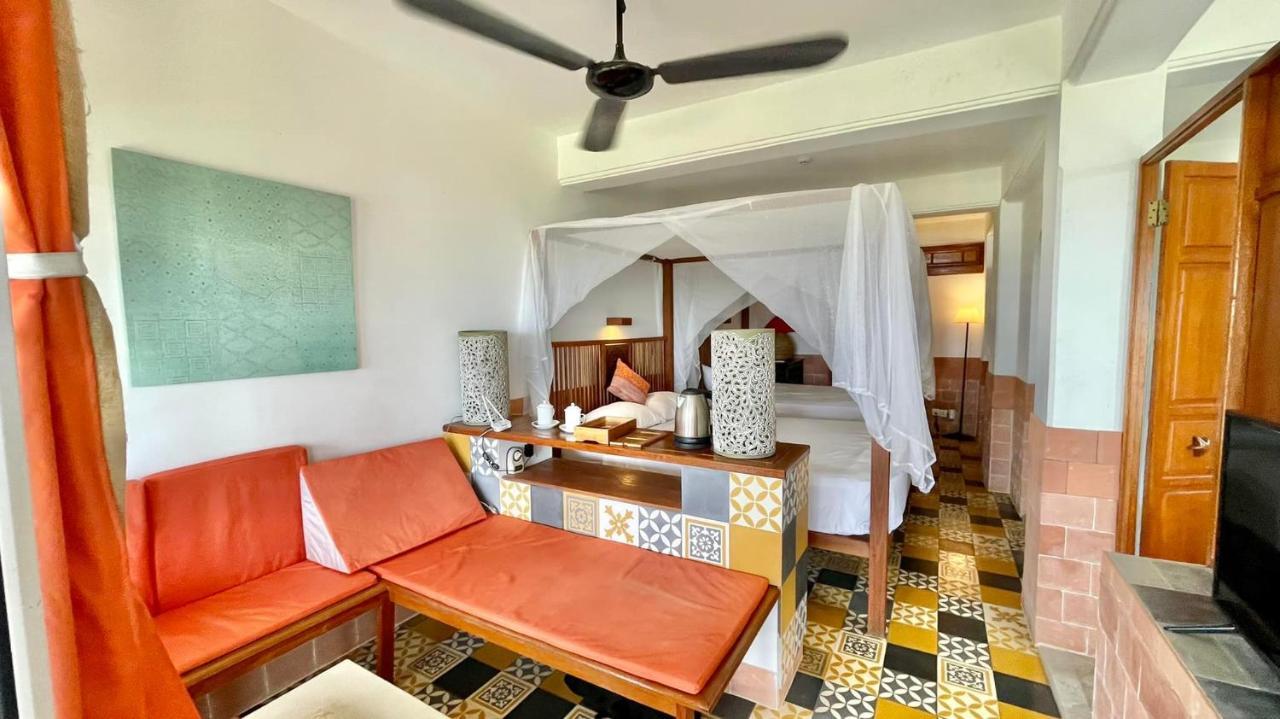 Villa Louise Hue Beach Boutique Hotel מראה חיצוני תמונה